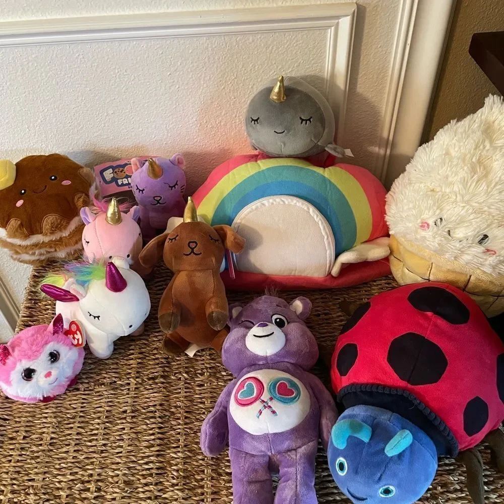 Pixie Crush Unicorn Snug a Babies Rainbow Carry Bag with Figures plus EXTRAS!